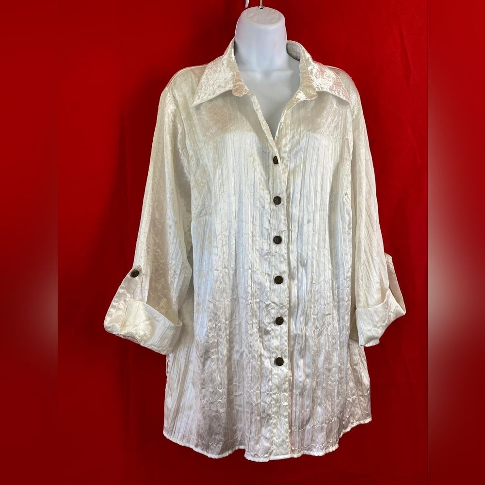 RQT White Crinkle Satin Button Down Blouse Size 2X Roll Tab Sleeve Lagenlook